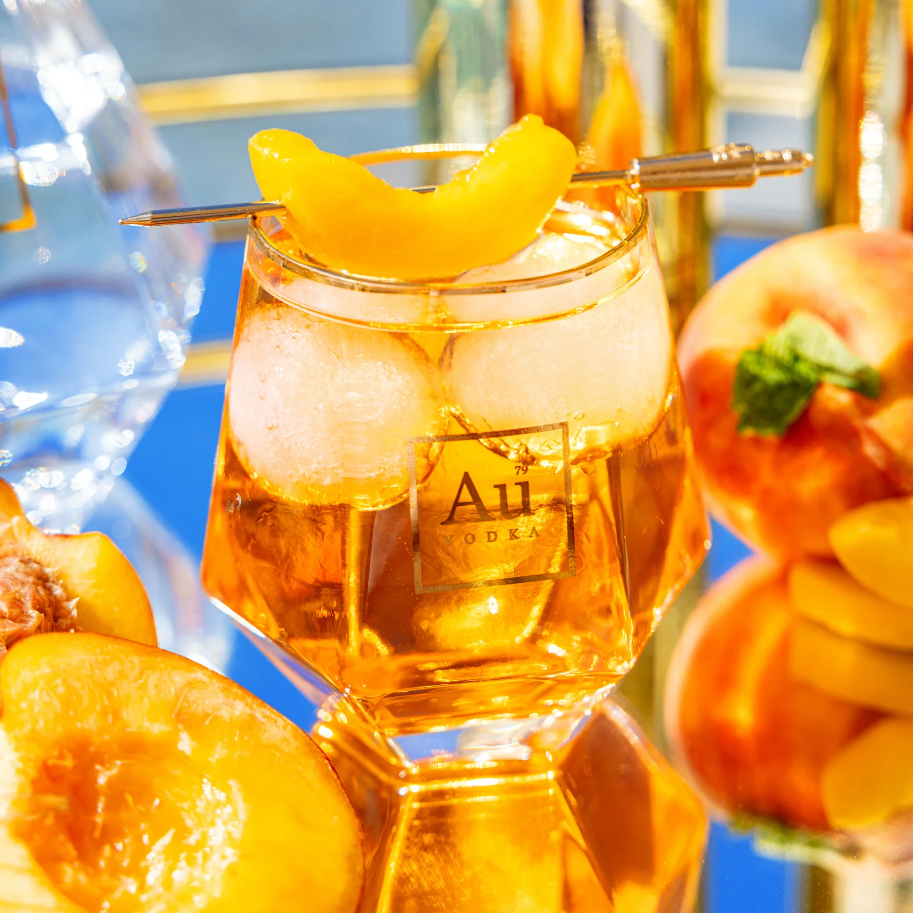 Au Vodka Juicy Peach 70cl saveandgo